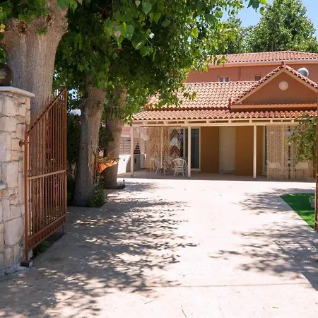 Nyaraló House Lefkes A
