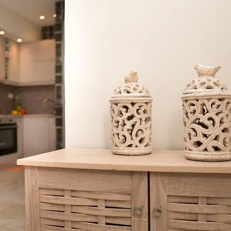 House Lefkes 度假居 *